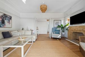 Blu Ocean Views Collaroy - Sunroom & BBQ