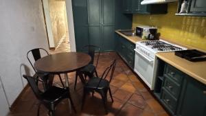 Casa en Providencia, 4 cuartos, Estacionamiento