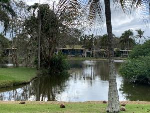 Villa 36 Retreat Hervey Bay - Lakefront