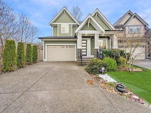 2 bed Suburban Oasis in Surrey