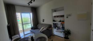 Apto 2Q Prox Orla de Atalaia e aeroporto, garagem, wifi, Ar