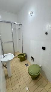 Apartamento 701 nas Pitangueiras - 2 dormitórios - na quadra da praia!