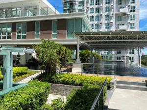 Abreeza chills place 1815