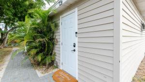 Florida Paradyse ll 5 min downtown Cozy Modern