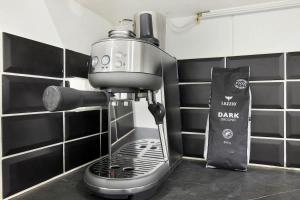 The Coastal Escape - Games & Vibes