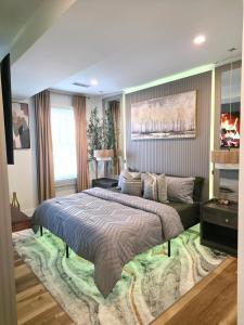 Luxe Suite - Comfort - King Bed and Free Parking