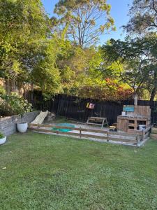 Sunset Views, 5 Mins to Beaches, Quirky Retreat