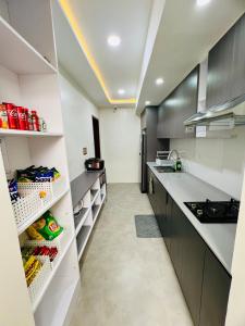 Stylish 3BR Residence - Smart Bath - Cozy Vibes