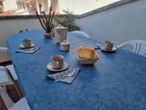 Apartamento de 3 habitaciones con terraza cerca de la playa - HISP-236-75