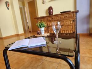 Apartamento de 3 habitaciones con terraza cerca de la playa - HISP-236-75