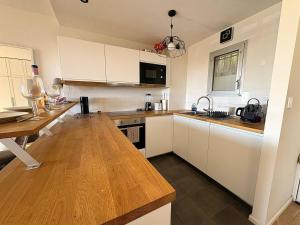 Appartement T3 à Bormes-les-Mimosas - Proche plages et commodités - FR-1-816-37