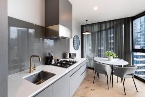 Riverside Skyline Escape in Southbank