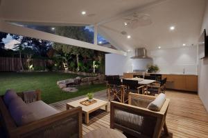 Beachstone- Soulful Seaside Escape Near the Sand