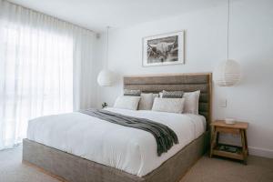 Beachstone- Soulful Seaside Escape Near the Sand