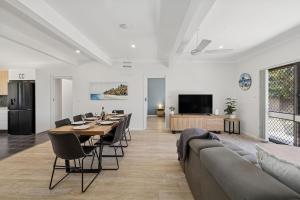 Galoola Hidden Gem, 2-97 Galoola Drive, Rooftop outdoor area with spectacular views, Wi-Fi, Air Conditioning, Pet Friendly