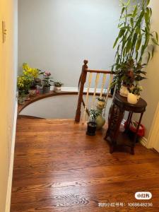 203 Comfortable private bedroom on second floor