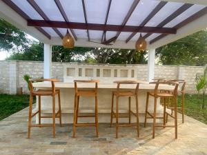 Tiwi Beachfront Family Villa