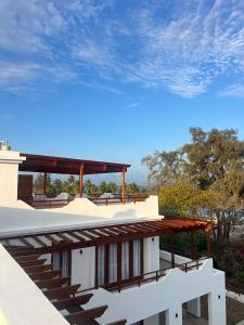 Tiwi Beachfront Family Villa