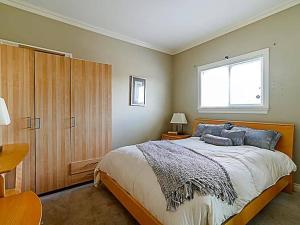 5 Minutes away from Edmonds Station! Ideal location forevents & attractions