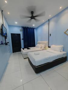 Roomstay Rania, Rizqi & Rayyan