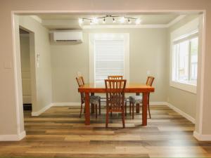 2 bed 2 bath Maplewood Stunning Home