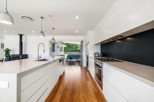 Forresters Lodge by Coast Hosting