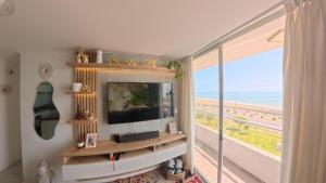 Ocean Blue, Vista Frontal Al Mar