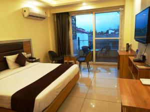 MLS Prime Inn - Near Dehradun Railway Station