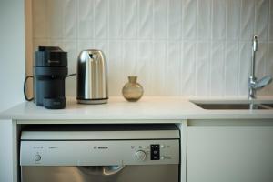 VTA Contemporary Apartment with City Views