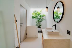 Balimmo 2 Bedrooms Luxury Villa