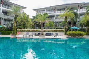 Elegant Beachfront 3BR Condo at Pearl of Naithon