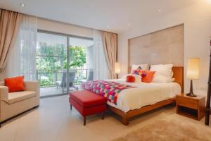 Elegant Beachfront 3BR Condo at Pearl of Naithon