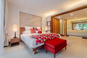 Elegant Beachfront 3BR Condo at Pearl of Naithon