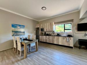 Casa Paradiso, Expansive Apartment Paradise Beach