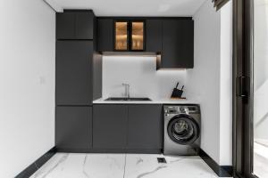 Luxury 1BR Terraces Private Jacuzzi Business Bay