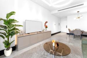 Luxury 1BR Terraces Private Jacuzzi Business Bay