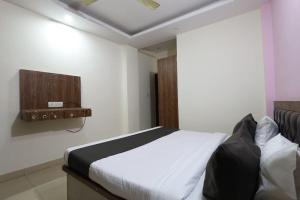 Collection O DLF Phase 3 Metro Station Gurgaon Formerly Krishnay Residency