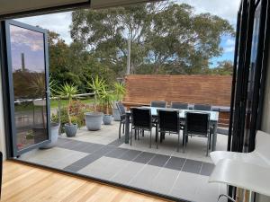 Modern Beach Escape 4BR Walk to Beach