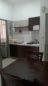 Pleasant Stay at Mesahill - 1 Queen 1 Single Bed by Tareq