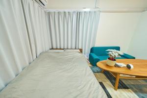 11 Under the Moon Shin-Okubo Station 3 minute walk