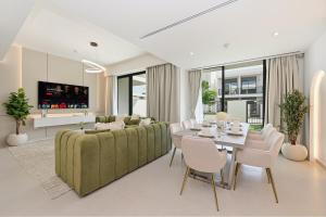Golden Stays - Modern Luxe 4BR Oasis I Peaceful Views