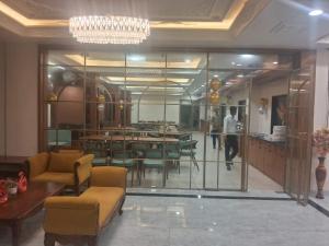 KINGSWAY Hotel & Resort