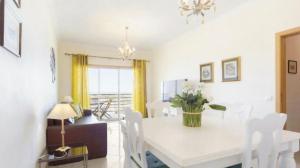 Elegant Encosta Orada 2 Bedroom Albufeira Apartment with pool-view sleeps 5