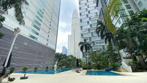 3-10mins to klcc -pavilion -premium studio 2-4pax