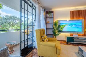 Luxurious Graceland Apartment