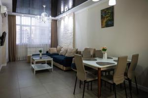 NEW APARTMENT WITH 2 BATHROOMS AND 2 BEDROOMs