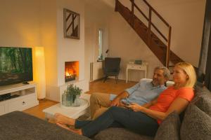 Traumhaftes-freistehendes-Ferienhaus-an-der-See-Strand-Yachthafen-W-Lan