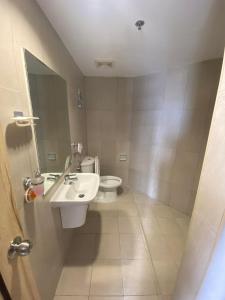 Inspiria 1BR Condo Walk to Mall 3 Pax Modern