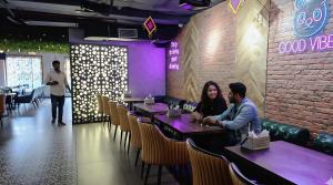 Hotel Oak Plaza Near Connaught Place & New Delhi Railway Station