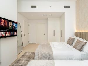 Dubai Mall & Burj Khalifa 10 mins walk - Luxury 2 bed - Sleep up to 10